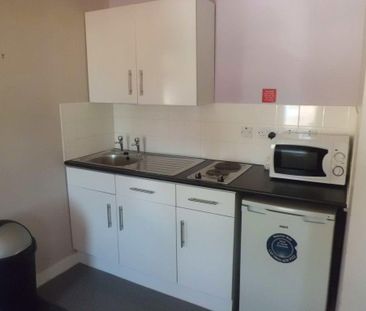 Studio to rent - Photo 6