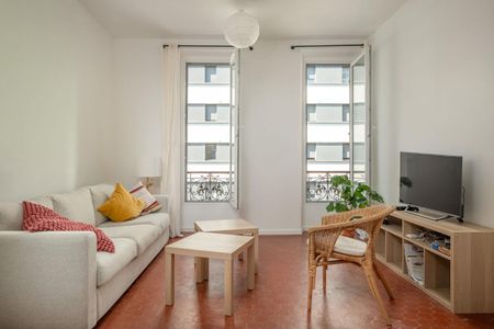 Location Appartement 5 pièces Meublé 92m² MARSEILLE 3ème - Photo 2