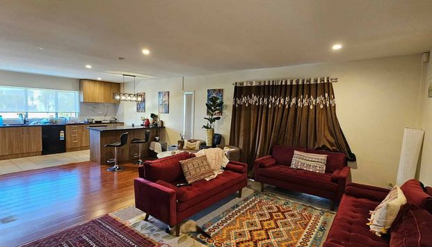 Fully furnished 2Bedroom, bills included - Photo 1