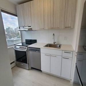 Jr 1 BR near English Bay and Stanley Park - Photo 2