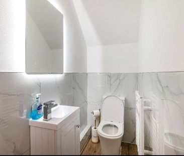 4 bedroom apartment to rent - Photo 2