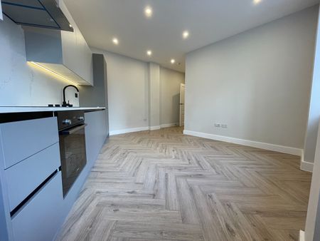 2 Bed Flat, Carlton Crescent, SO15 - Photo 3