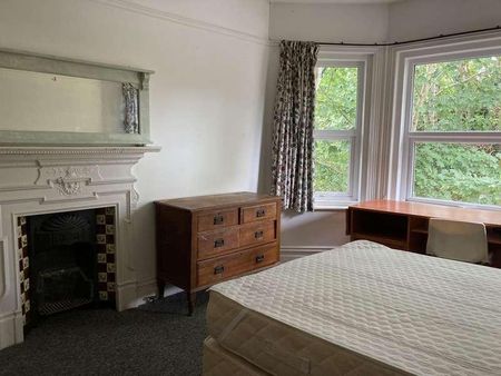 Bedroom Detached House In Winton, BH9 - Photo 4