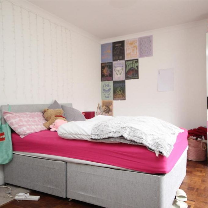 4 bedroom semi-detached house to rent - Photo 1