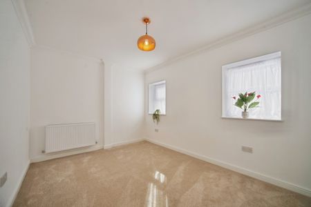 Beautiful Brand New 3 Bedroom Garden Flat for Rent in Enfield - Photo 5