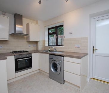 2 bedroom end of terrace house to rent - Photo 5