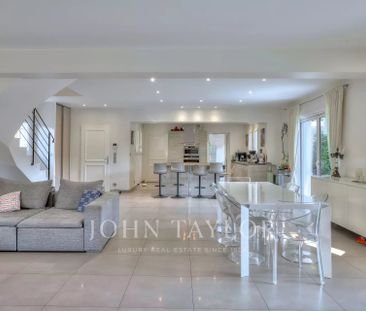 Maison à louer Mougins, Cote d'Azur, France7 500 EUR / Mois - Photo 4