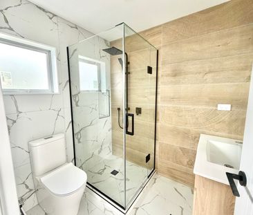 17C Martin Place, Kelston, Auckland - Photo 2