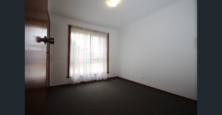 Quiet, comfortable unit living. - Photo 4