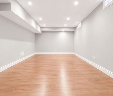 For Lease - 499 Pleasant Ridge Avenue, Vaughan, Ontario - Photo 2