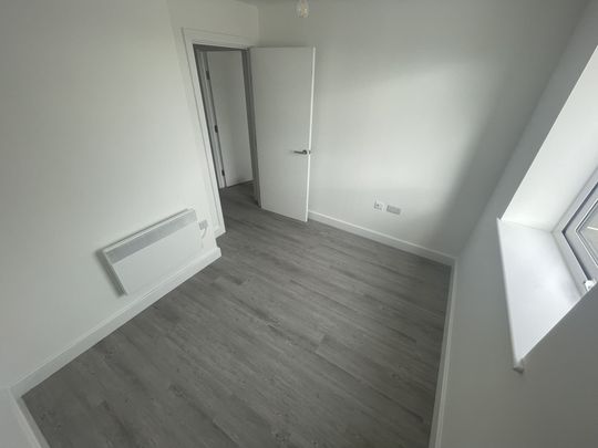 Bingley Road, Bradford - Photo 1