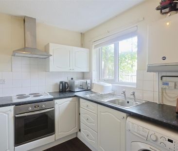 2 bedroom Student End of terrace house to rent in Limewood Court, N... - Photo 4
