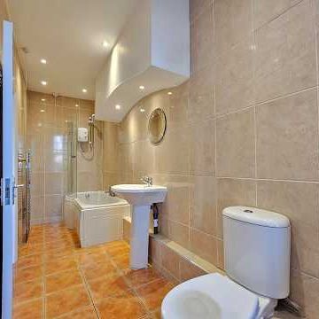 Room in a Shared Flat, High Road Leyton, E10 - Photo 1