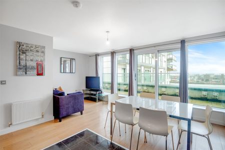 Penthouse To Let - Photo 2