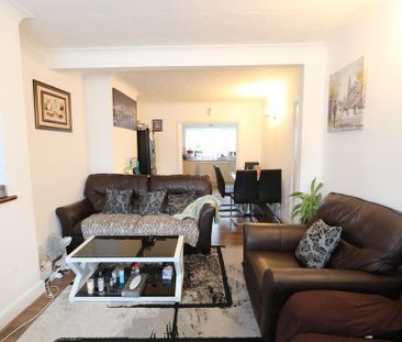 3 bedroom terraced house to rent - Photo 2