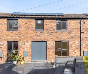 A fantastic modern build one bedroom 'Mews Cottage' located within ... - Photo 2