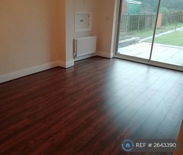 4 bedroom semi-detached house to rent - Photo 2