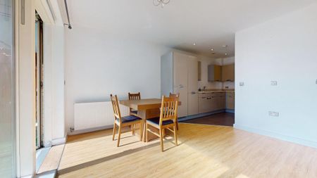 2 bedroom flat to rent - Photo 4