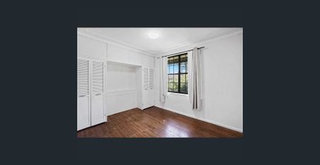 Great family home in a prime location - Photo 2