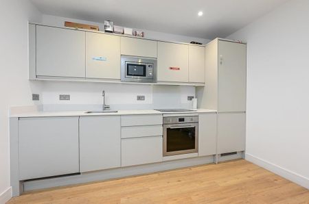 Studio to rent - Photo 2