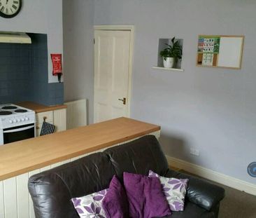 3 bedroom terraced house to rent - Photo 6