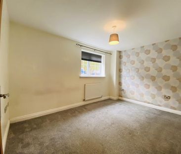 1 bedroom Flat To Let - Photo 1