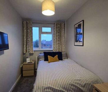 Chertsey Close - Walking Distance To Luton Airport, LU2 - Photo 6