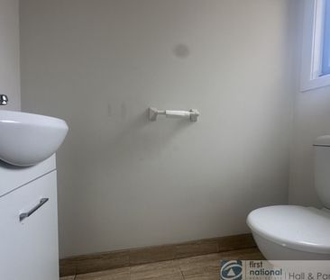 offering comfort and low maintenance - Photo 1