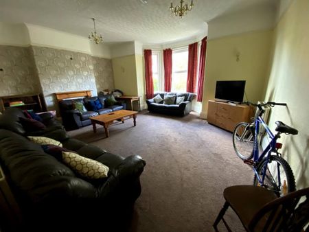 10 bedroom end of terrace house to rent - Photo 5