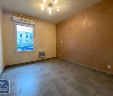 Location Appartement 3 pièces 75m² CHATEAURENARD 13160 - Photo 6