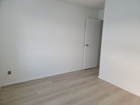 For Lease - 2 Orchard Heights Boulevard Unit# 206, Aurora, Ontario - Photo 3