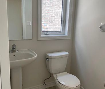 For Lease - 72 Baker Street, Thorold, Ontario - Photo 5