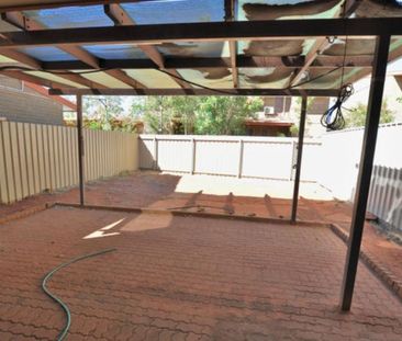 TERRIFIC TOWNHOUSE - 4x1 Renovated + Low Maintenance Yard - Photo 5