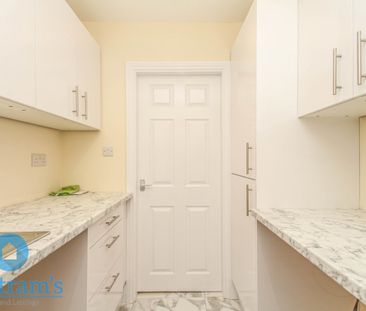 2 bed Flat for Rent - Photo 4