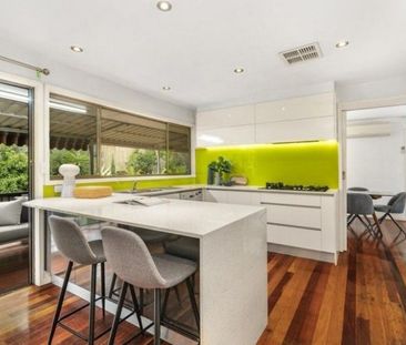 Create LisFOR RENT â Spacious Double Brick Family Home with Pool ... - Photo 4