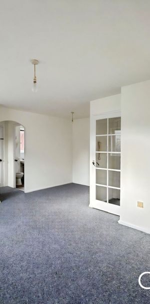 Parsonage Road, West Thurrock, RM20 - Photo 1