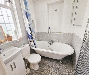 3 bedroom end of terrace house to rent - Photo 1