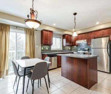 For Lease - 2353 Saddlecreek Crescent, Oakville, Ontario - Photo 3