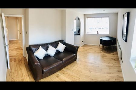 1 Bed Flat, John Maurice Close, SE17 - Photo 2