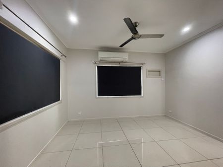 4 Bedroom with Pool - Photo 3