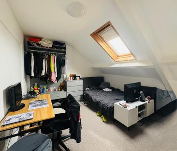 8 bedroom house of multiple occupation to rent - Photo 3