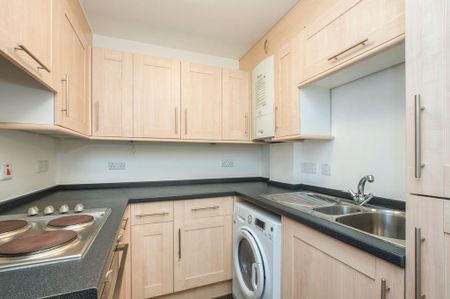 1 bedroom flat to rent - Photo 2