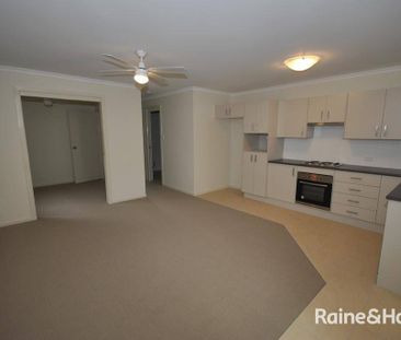 MODERN LIVING - Photo 1