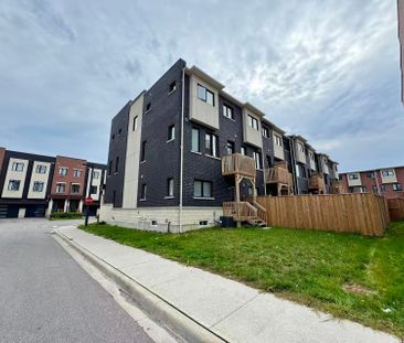 For Lease - 953 Kicking Horse Path, Oshawa, Ontario - Photo 3