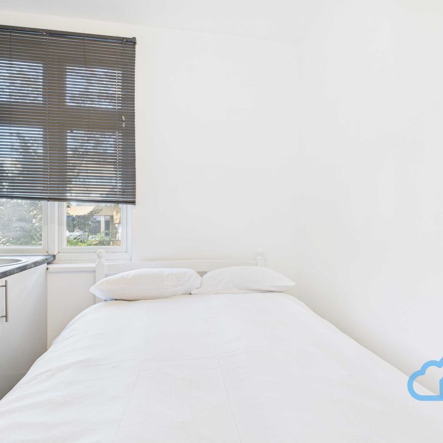 RM2 Well Hall Road | Eltham | London | SE9 6SF - Photo 1