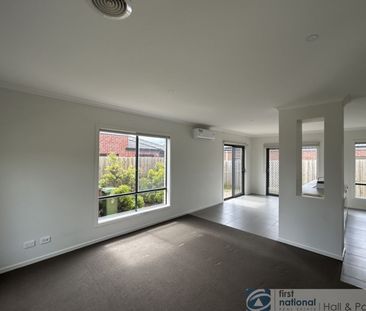 36 Rothschild Avenue, Clyde - Photo 4