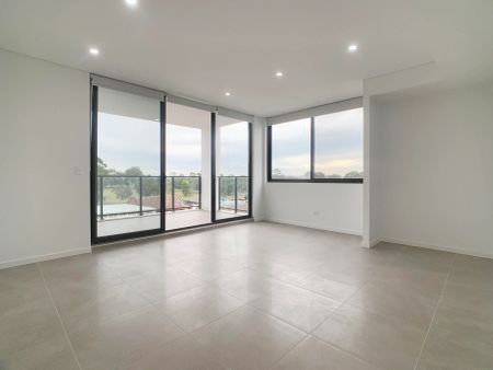 Contemporary Urban Lifestyle with Total Convenience - Photo 2