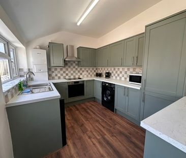 4 bedroom house - Photo 6