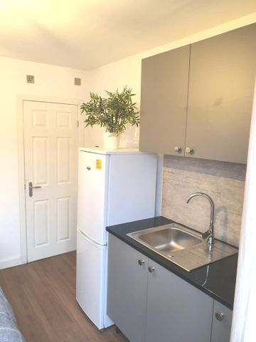 Studio to rent - Photo 5