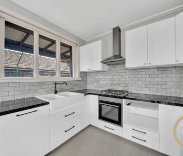 Spacious 3-Bedroom Living in a Prime Werribee Location - Photo 4